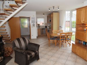 23952939-Ferienhaus-5-Norden-300x225-5