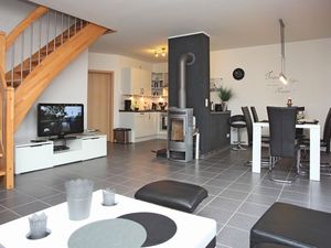 23952984-Ferienhaus-6-Norden-300x225-3