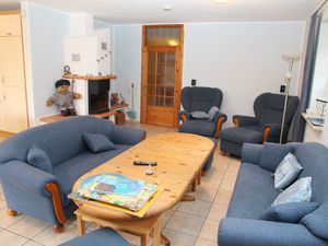 23953049-Ferienhaus-8-Norden-300x225-2