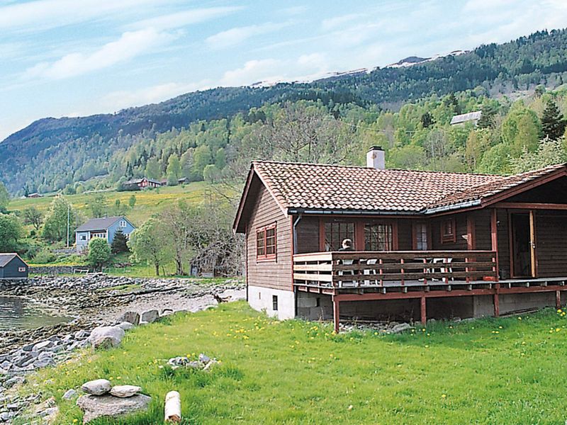 551121-Ferienhaus-8-Nordfjordeid-800x600-0