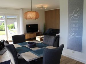 23646994-Ferienhaus-5-Nordstrand-300x225-3