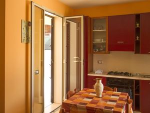 24024438-Ferienhaus-7-Noto-300x225-3