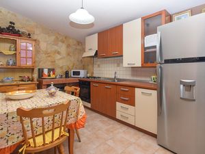 24042954-Ferienhaus-5-Noto-300x225-2