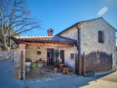 Ferienhaus für 8 Personen (122 m²) in Nova Vas 1/10