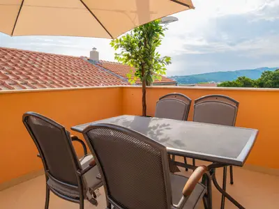 Ferienhaus für 9 Personen (200 m²) in Novi Vinodolski 1/10