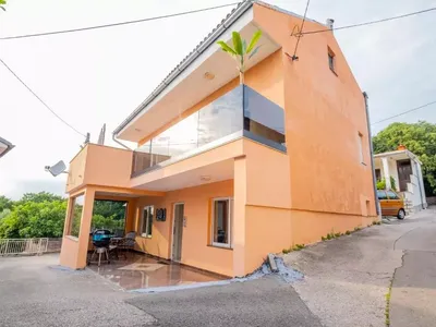 Ferienhaus für 9 Personen (200 m²) in Novi Vinodolski 4/10