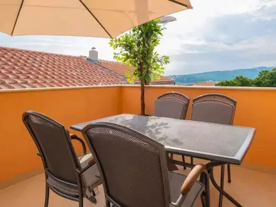 Ferienhaus für 9 Personen (200 m²) in Novi Vinodolski 8/10