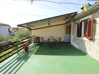 Ferienhaus für 5 Personen (90 m²) in Novigrad 1/10