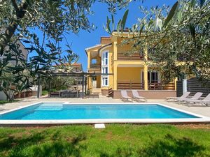 23531304-Ferienhaus-8-Novigrad-300x225-3