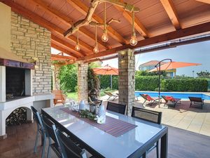 23366911-Ferienhaus-6-Novigrad-300x225-5