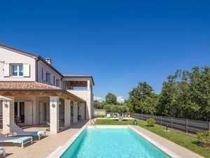 23949631-Ferienhaus-6-Novigrad-300x225-0