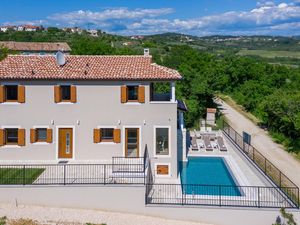 23950344-Ferienhaus-6-Novigrad-300x225-0