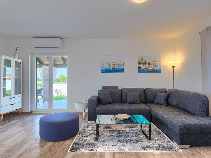 23950461-Ferienhaus-8-Novigrad-800x600-1