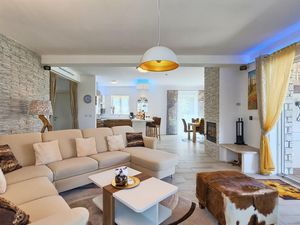 23950491-Ferienhaus-6-Novigrad-300x225-1