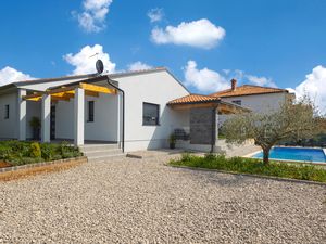 23752999-Ferienhaus-8-Novigrad-300x225-1