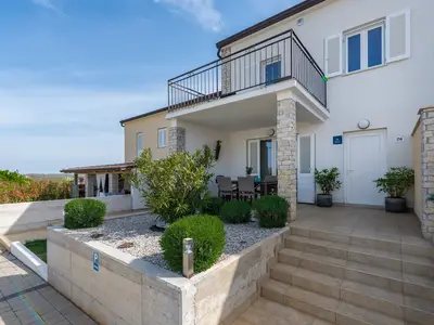 Ferienhaus für 6 Personen (93 m²) in Novigrad 1/10