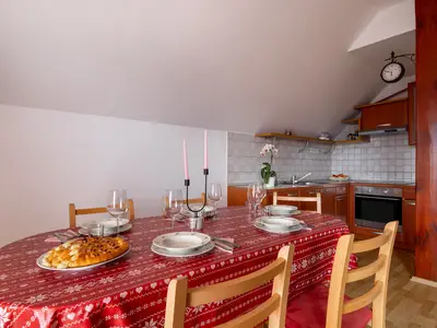 Küche und Essbereich