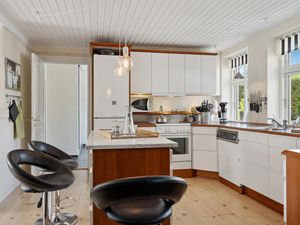 23765849-Ferienhaus-8-Nyborg-300x225-4