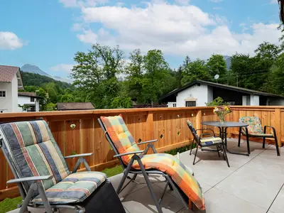 Großzügige Sonnenterrasse