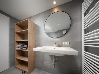 Mountain Lodge bathroom 1