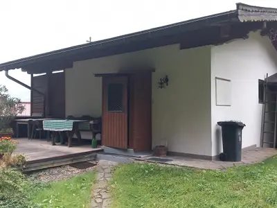 Außenseite Ferienhaus [Sommer]
