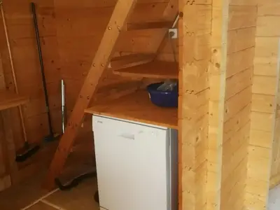 Geschirrspüer/ Treppe zum Schlafboden