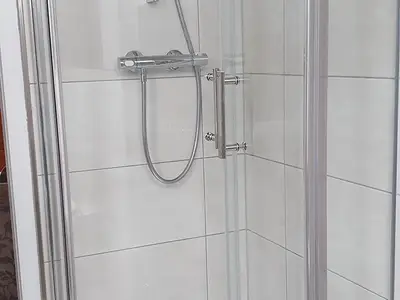 Bad im OG (Dusche) Bad im OG (Dusche)
