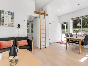 23744791-Ferienhaus-4-Østermarie-300x225-2