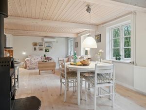 24001473-Ferienhaus-6-Østermarie-300x225-5