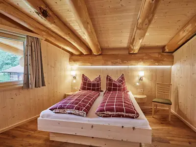Dreibettzimmer + Bad (Nord oben)
