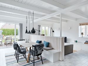 23984090-Ferienhaus-6-Oevenum-300x225-1