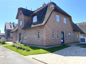 23984218-Ferienhaus-4-Oevenum-300x225-1