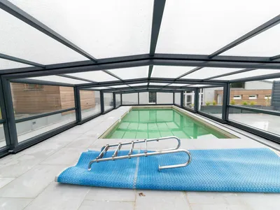 PoolOfHouse