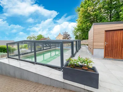 PoolOfHouse