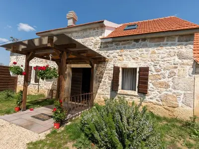 Ferienhaus für 10 Personen in Oklaj 2/10
