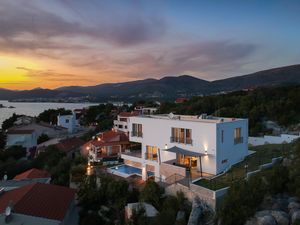 Ferienhaus für 10 Personen (252 m²) in Okrug Donji