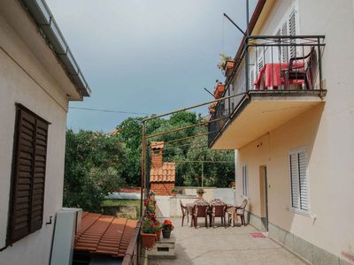 Ferienhaus für 8 Personen (100 m²) in Okrug Gornji 8/10