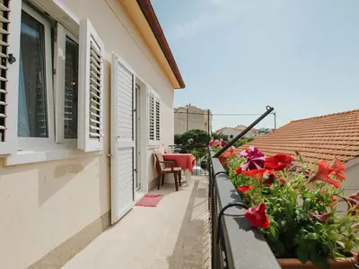 Ferienhaus für 8 Personen (100 m²) in Okrug Gornji 6/10