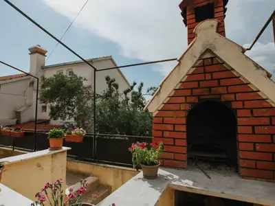 Ferienhaus für 8 Personen (100 m²) in Okrug Gornji 8/10