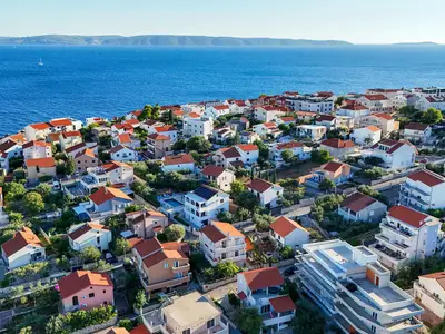 Ferienhaus für 8 Personen (100 m²) in Okrug Gornji 1/10