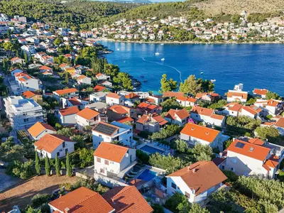 Ferienhaus für 8 Personen (100 m²) in Okrug Gornji 2/10