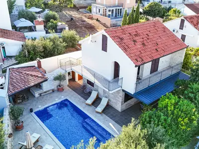 Ferienhaus für 8 Personen (100 m²) in Okrug Gornji 5/10