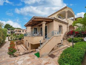 23483911-Ferienhaus-8-Olbia-300x225-1