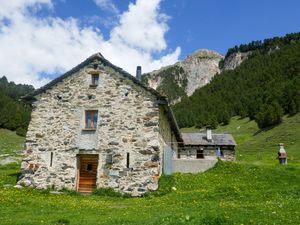 Ferienhaus für 6 Personen in Olivone