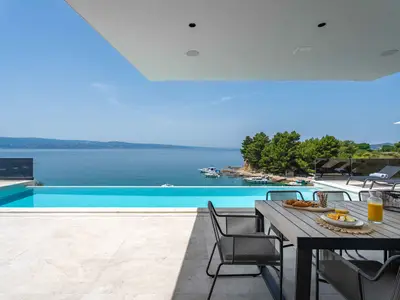 Ferienhaus für 10 Personen (306 m²) in Omiš 1/10