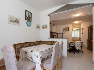 23745790-Ferienhaus-8-Omiš-300x225-3