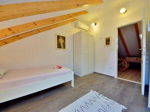 23854304-Ferienhaus-8-Omiš-300x225-1