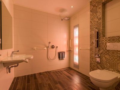 Modernes Badezimmer