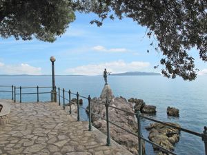 23852505-Ferienhaus-4-Opatija-300x225-5