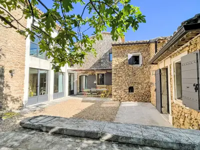 exterior exterior